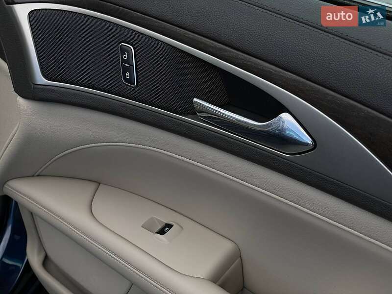 Седан Lincoln MKZ 2016 в Ровно