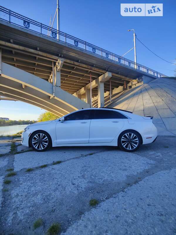 Седан Lincoln MKZ 2016 в Виннице
