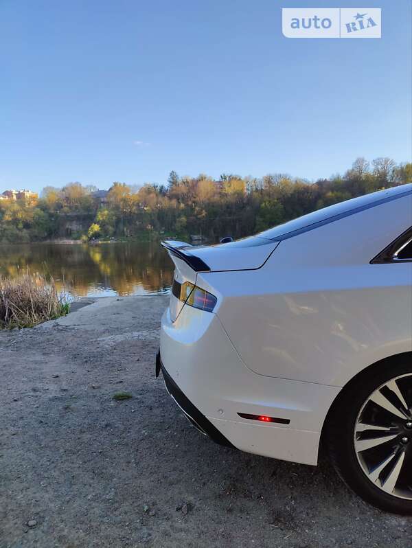 Седан Lincoln MKZ 2016 в Виннице