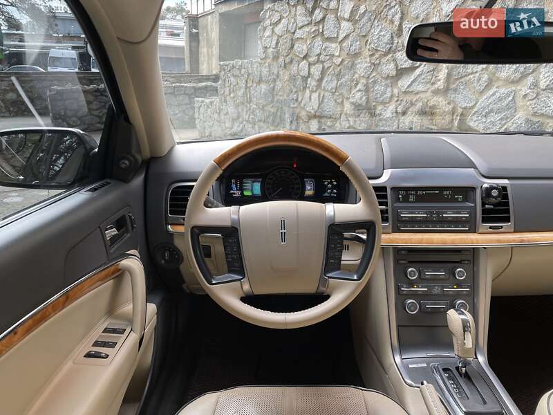 Седан Lincoln MKZ 2011 в Ровно
