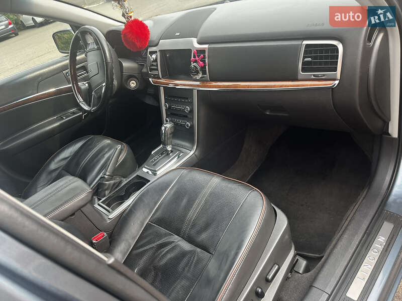 Седан Lincoln MKZ 2010 в Кривом Роге