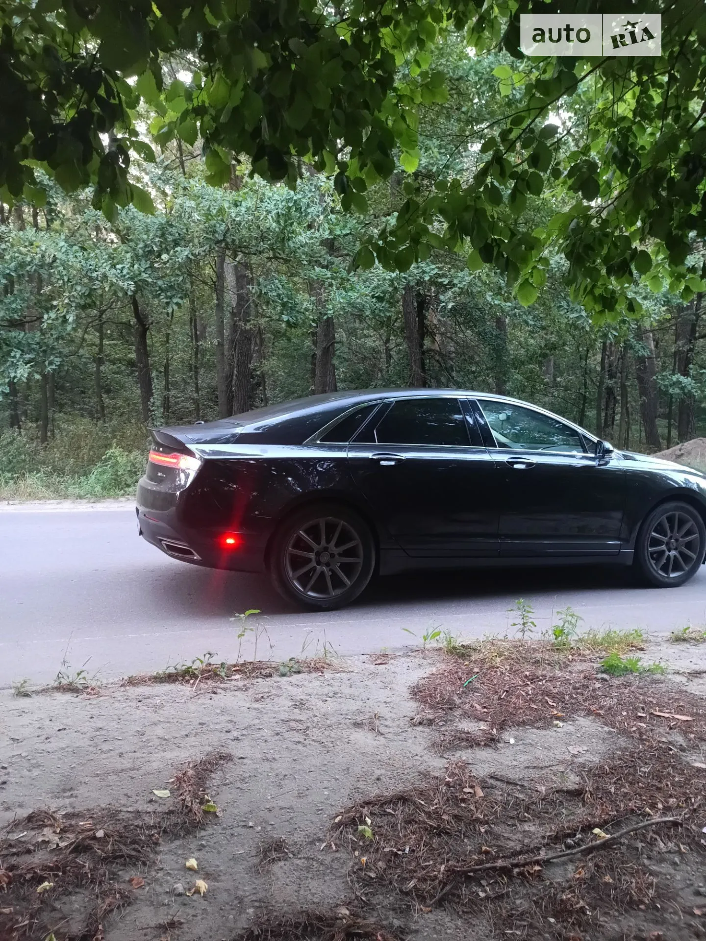 2014 Lincoln MKZ - мініатюра 3