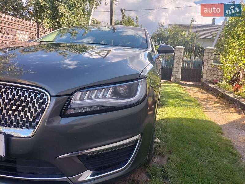 Седан Lincoln MKZ 2016 в Львові