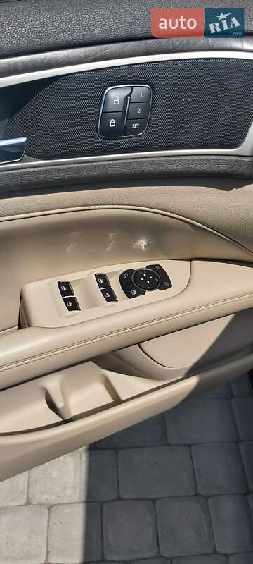 Седан Lincoln MKZ 2016 в Дубно