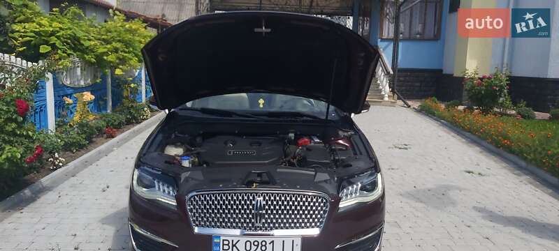 Седан Lincoln MKZ 2016 в Дубно