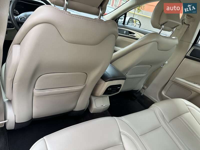 Седан Lincoln MKZ 2017 в Львове