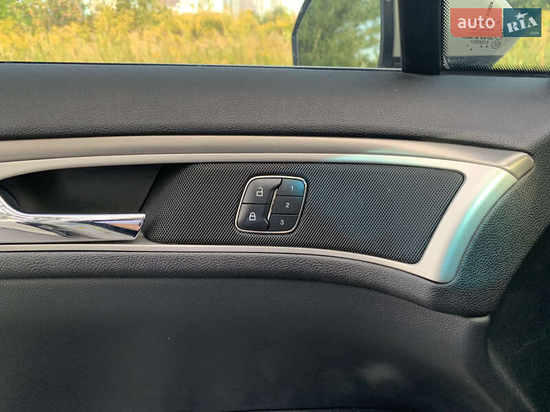 Седан Lincoln MKZ 2015 в Києві