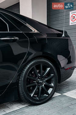 Седан Lincoln MKZ 2014 в 