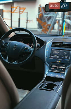 Седан Lincoln MKZ 2014 в 