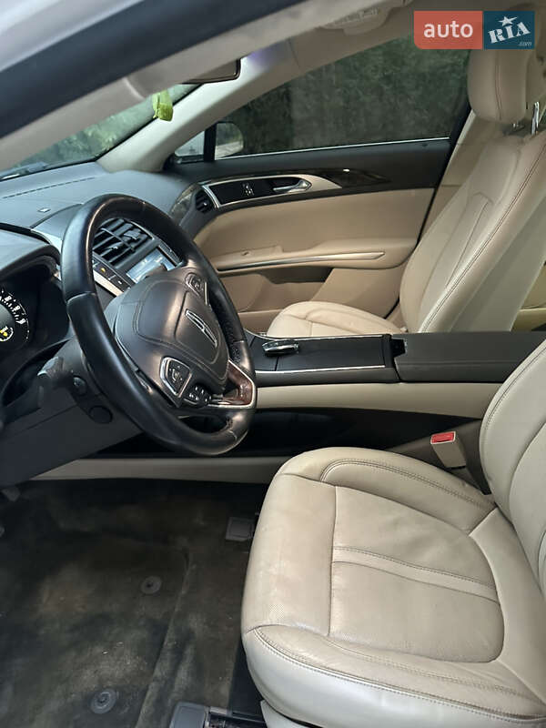 Седан Lincoln MKZ 2016 в Великодолинском