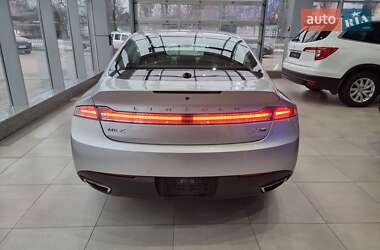 Седан Lincoln MKZ 2015 в 