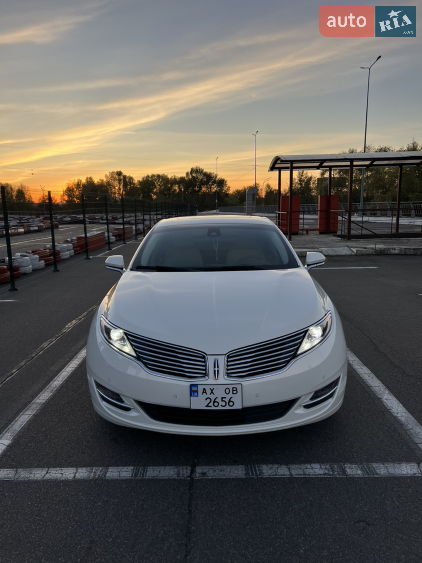 2012 Lincoln MKZ - мініатюра 3