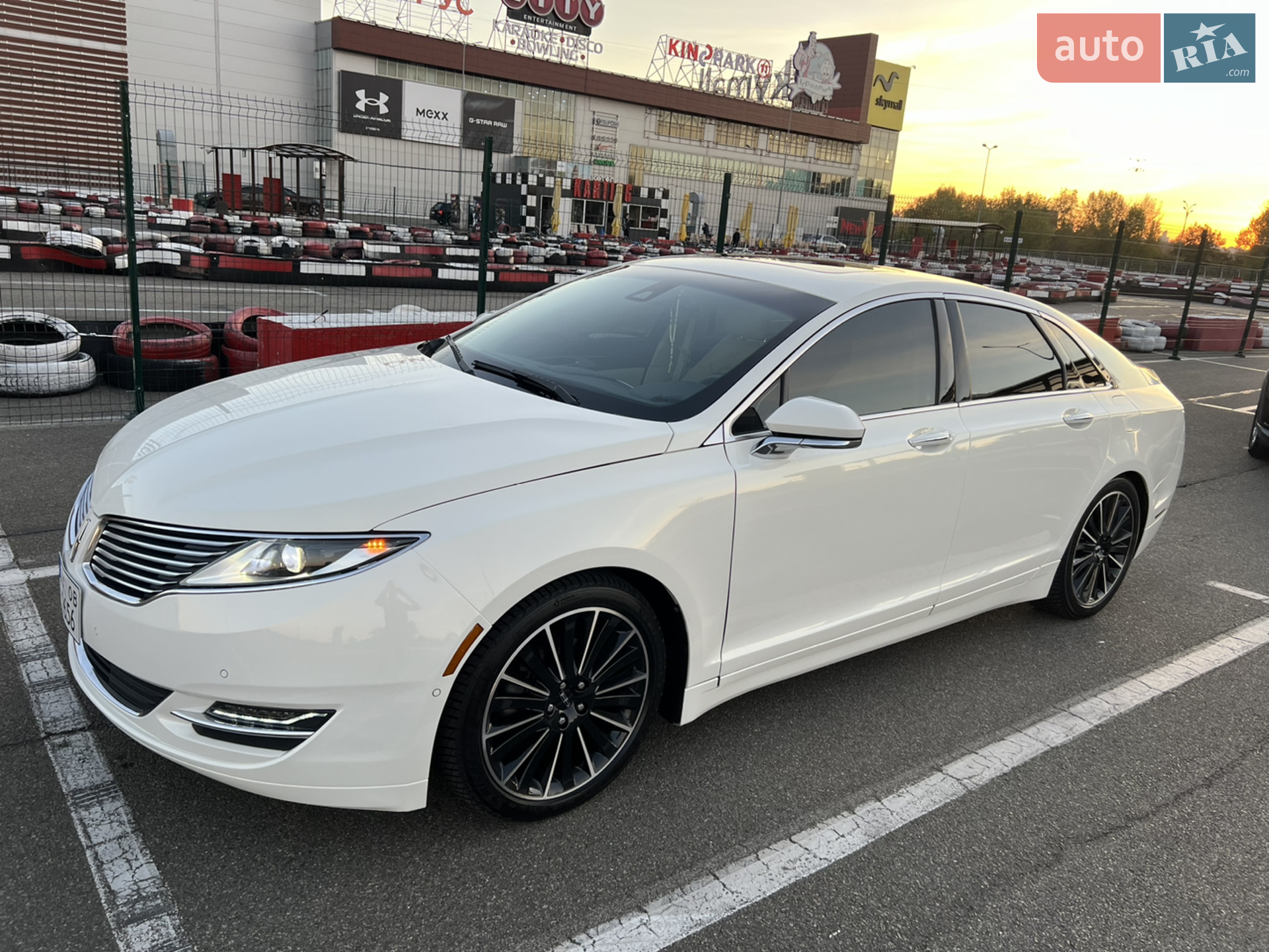 2012 Lincoln MKZ - мініатюра 2