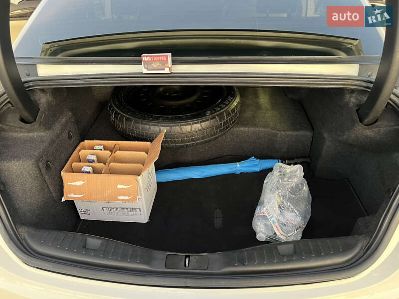 Седан Lincoln MKZ 2012 в Киеве