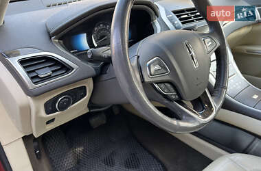 Седан Lincoln MKZ 2013 в 