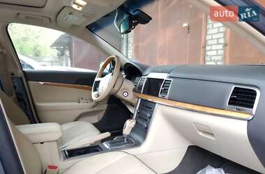 Седан Lincoln MKZ 2010 в 