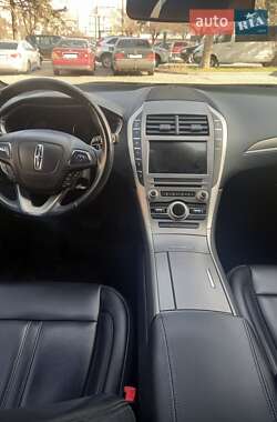 Седан Lincoln MKZ 2017 в 
