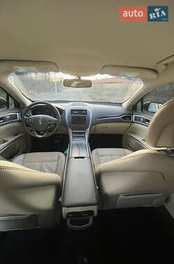Седан Lincoln MKZ 2013 в 