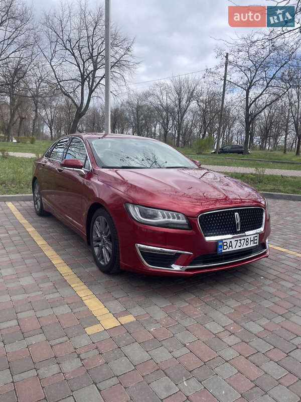 Седан Lincoln MKZ 2015 в 