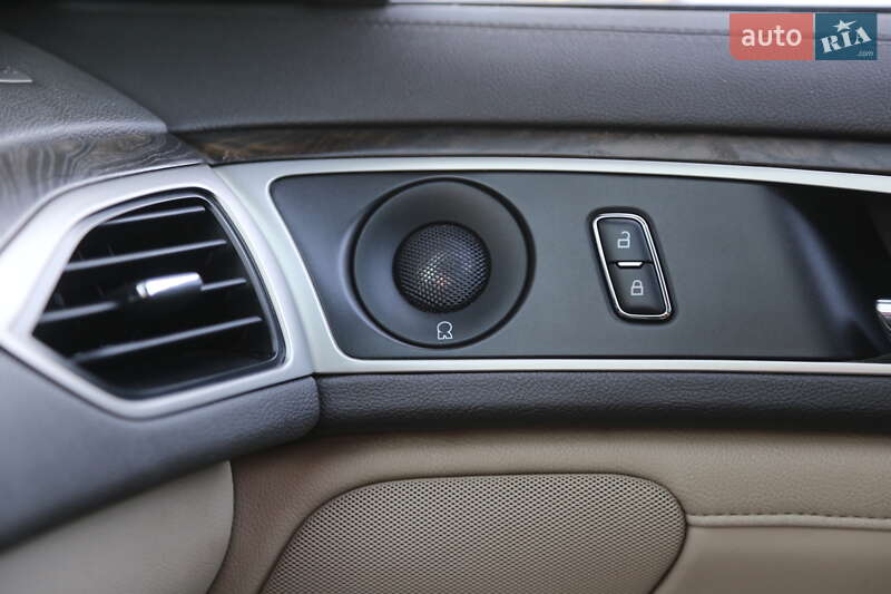 Седан Lincoln MKZ 2016 в Киеве