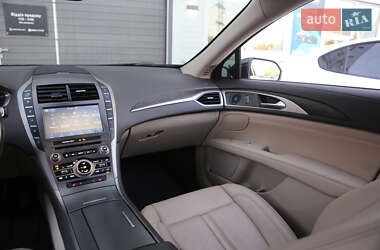 Седан Lincoln MKZ 2016 в 
