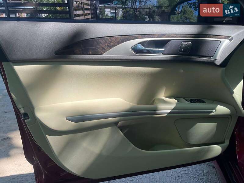 Седан Lincoln MKZ 2013 в Києві