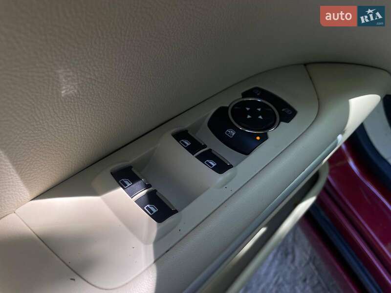 Седан Lincoln MKZ 2013 в Києві