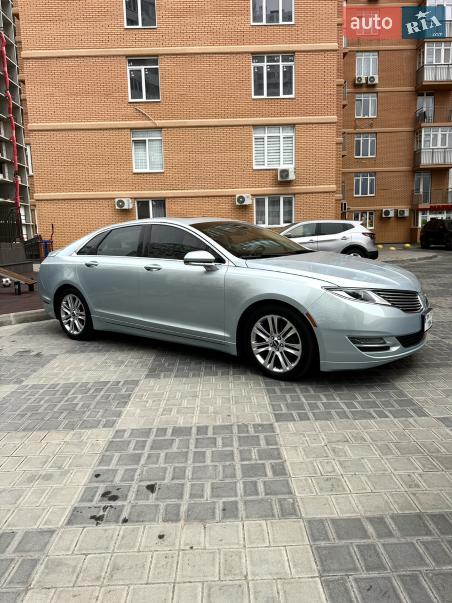 2014 Lincoln MKZ - мініатюра 2