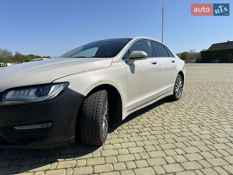 Седан Lincoln MKZ 2019 в 