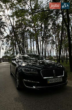 Седан Lincoln MKZ 2019 в 