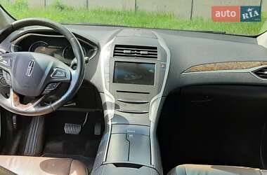 Седан Lincoln MKZ 2015 в 