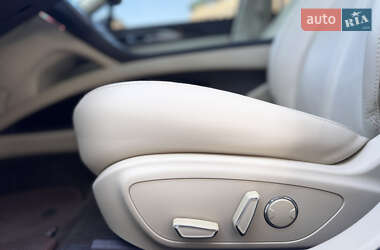Седан Lincoln MKZ 2013 в 