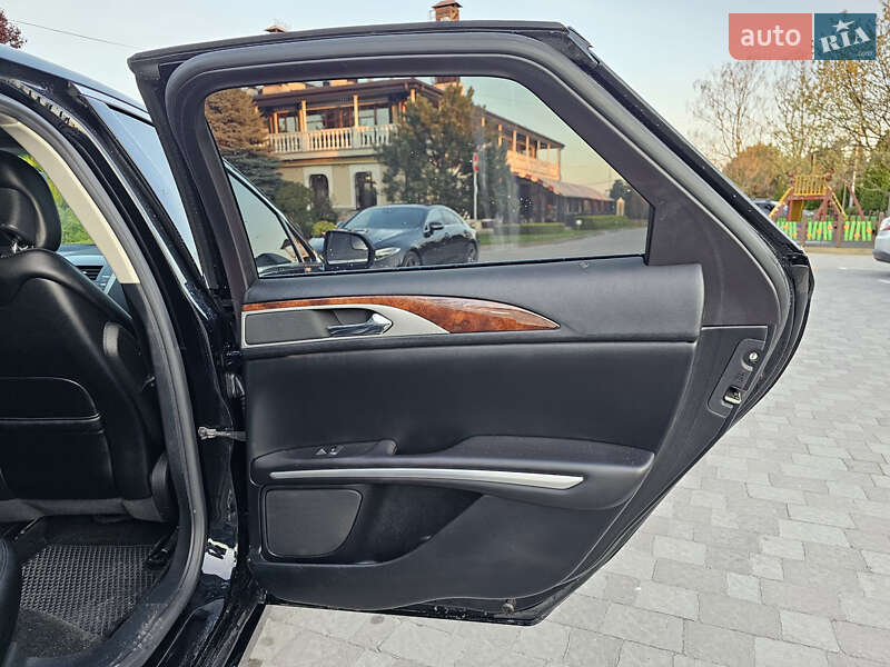Седан Lincoln MKZ 2016 в Сарнах