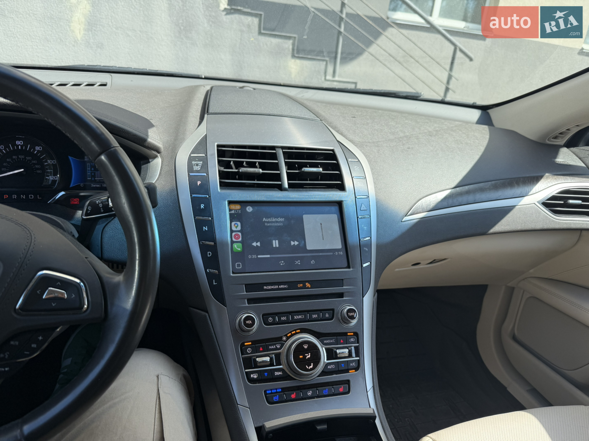 2016 Lincoln MKZ - мініатюра 21