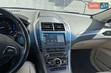 Седан Lincoln MKZ 2016 в 