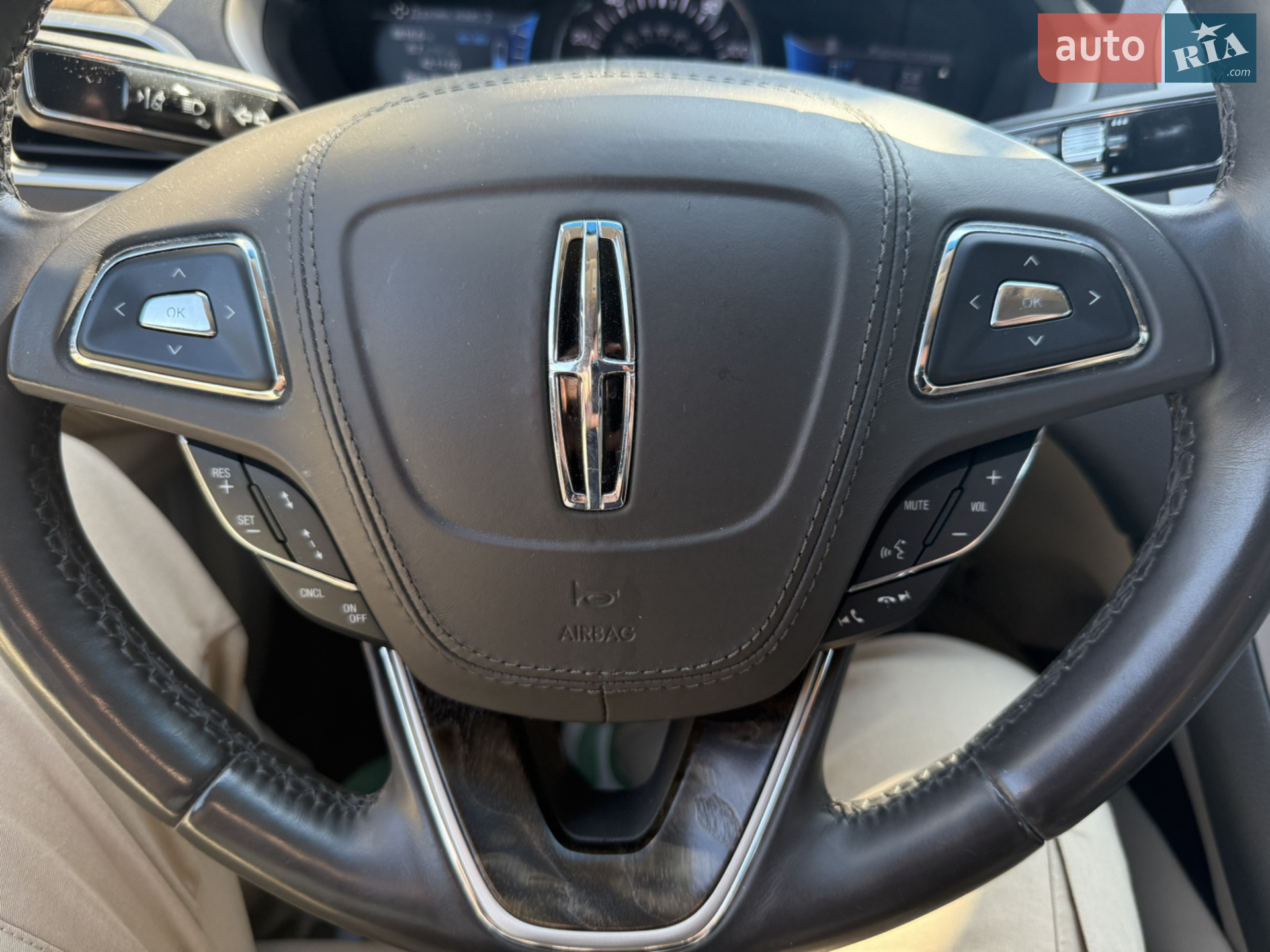 2016 Lincoln MKZ - мініатюра 23
