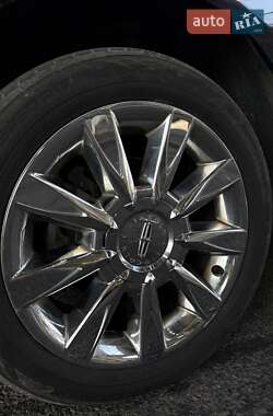 Седан Lincoln MKZ 2011 в 
