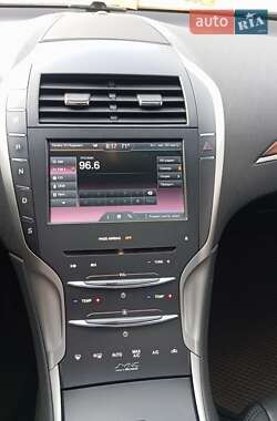 Седан Lincoln MKZ 2013 в 