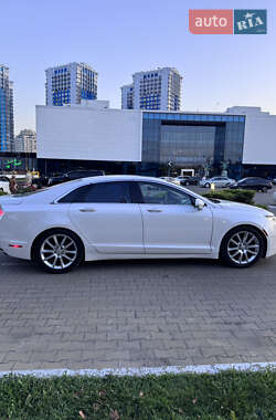 Седан Lincoln MKZ 2015 в 