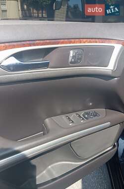 Седан Lincoln MKZ 2013 в 