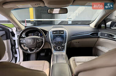 Седан Lincoln MKZ 2016 в 