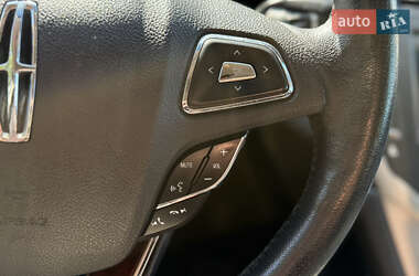 Седан Lincoln MKZ 2013 в 