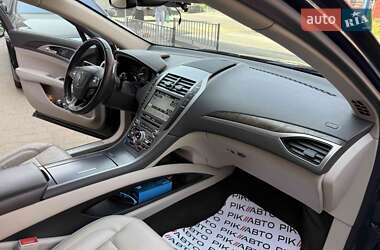 Седан Lincoln MKZ 2016 в 