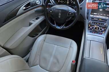 Седан Lincoln MKZ 2020 в 