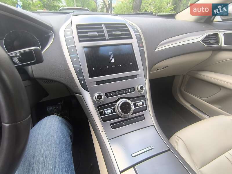 Седан Lincoln MKZ 2019 в Києві
