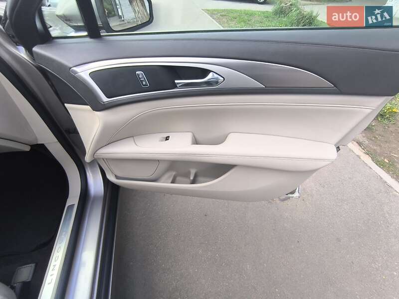 Седан Lincoln MKZ 2019 в Києві