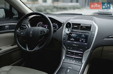 Седан Lincoln MKZ 2014 в 
