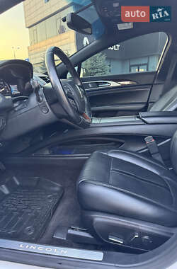 Седан Lincoln MKZ 2016 в 