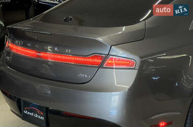 Седан Lincoln MKZ 2014 в 