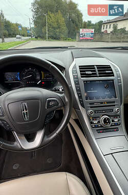 Седан Lincoln MKZ 2016 в 